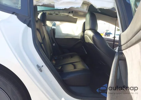 2021 Tesla Model 3 Standard Range Plus Rear-Wheel Drive z USA, uszkodzony, nr VIN 5YJ3E1EA2MF091737